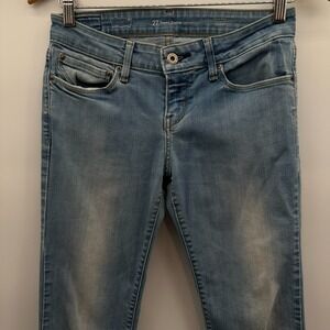 Levi's Demi Curve Jeans Womens‎ Blue Denim Mid Rise Straight 5-Pocket Stone Wash